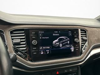 Volkswagen T-Roc 2.0 TSI 4M Cockpit P-Värm Pano Kamera Drag