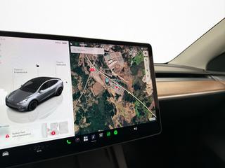 Tesla Model Y Performance 534hk Pano Kamera Värmepump Drag