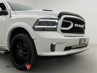 Dodge RAM 1500 Sport 5.7 Taklucka Drag Skinn B-Kamera Alpine