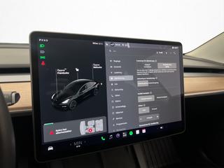 Tesla Model 3 Standard Range Drag Autopilot Svensksåld