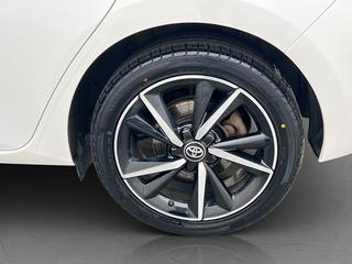 Toyota Auris Hybrid e-CVT 136hk Kamera Navi Farthållare