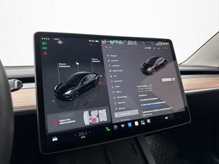 Tesla Model 3 LongRange AWD 498hk Värmepump Drag Pano ISOFIX