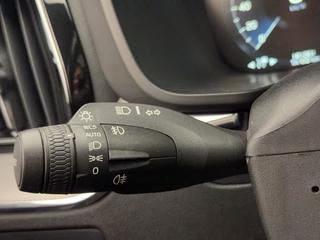 Volvo XC60 T8 AWD R-Design Pano B&W Luft Drag 360° Läder HUD