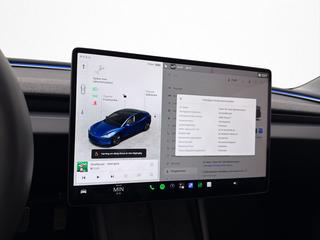 Tesla Model 3 Svensksåld MOMS Skärm-bak Panorama