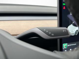 Tesla Model 3 Long Range AWD Värmepump Drag Moms 498hk