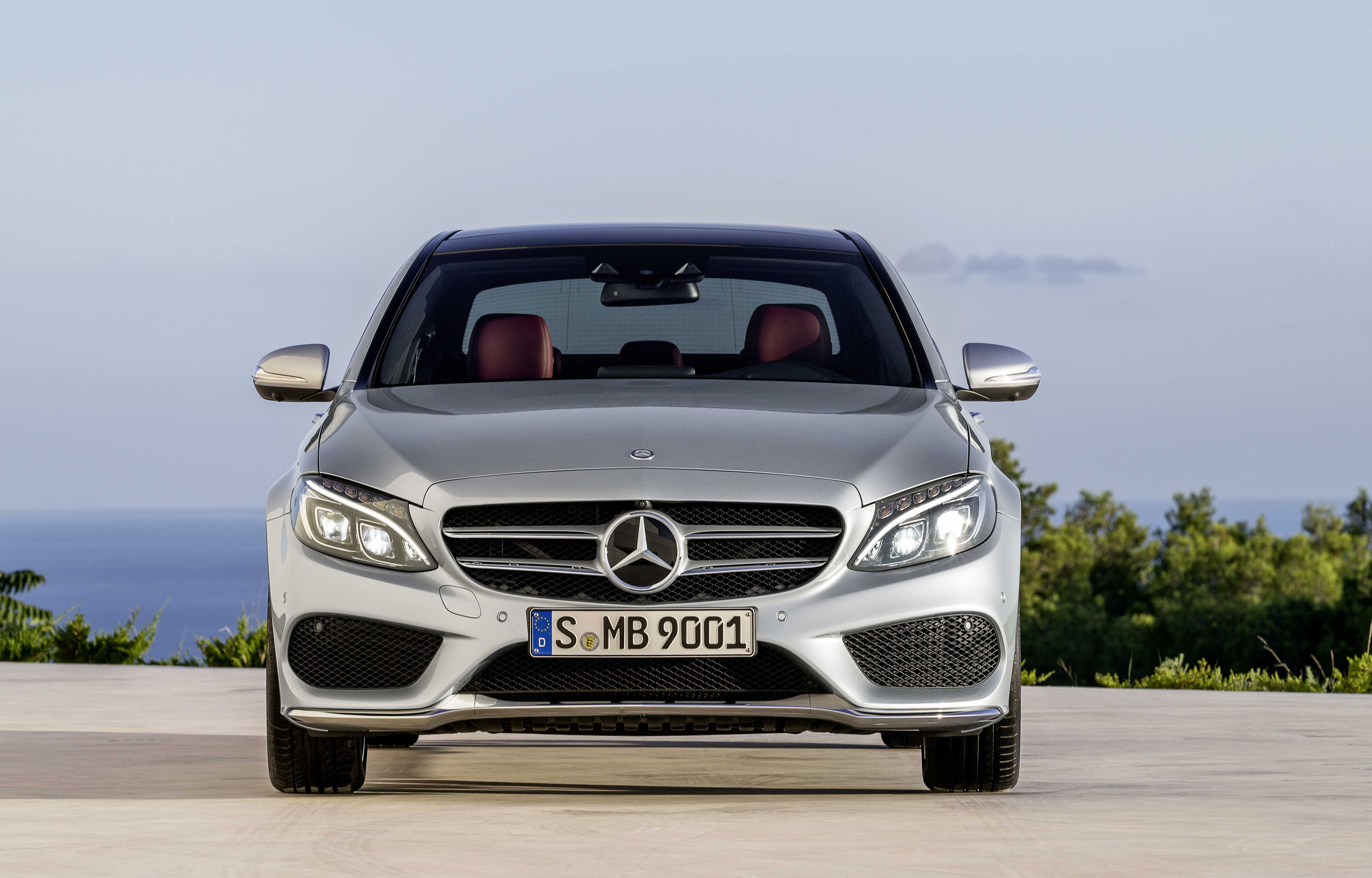 Mercedes Benz C Class Sedan 15
