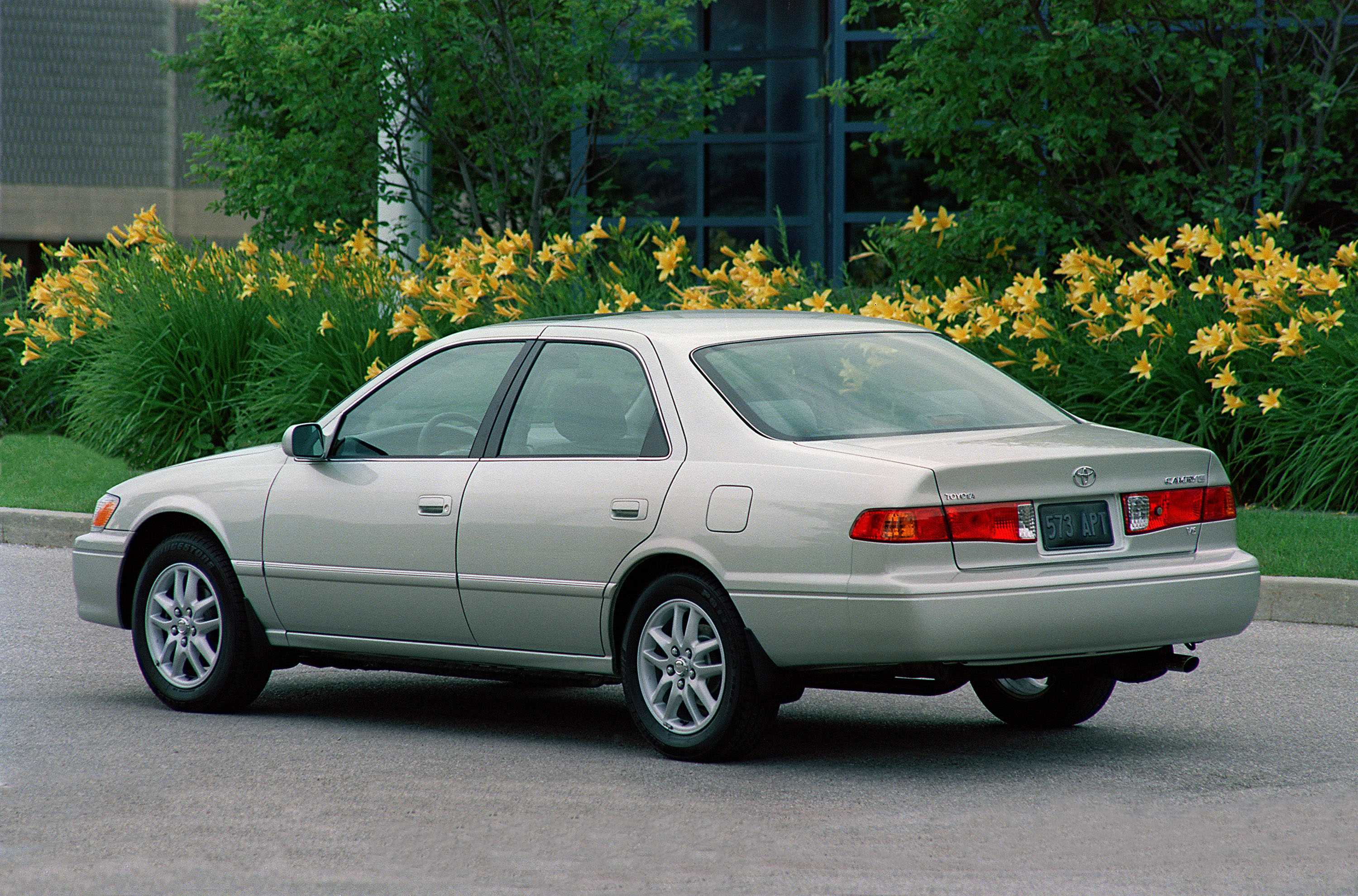 2000 Toyota Camry Silver for sale  Stock No 37761  Japanese Used Cars  Exporter